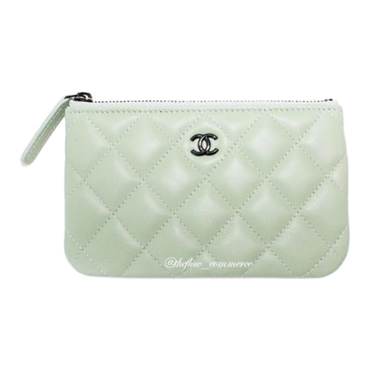 https://d2cva83hdk3bwc.cloudfront.net/A82365-B06311-NS844-chanel-lambskin-clutch-mini-women-s-mint-green-1.jpg