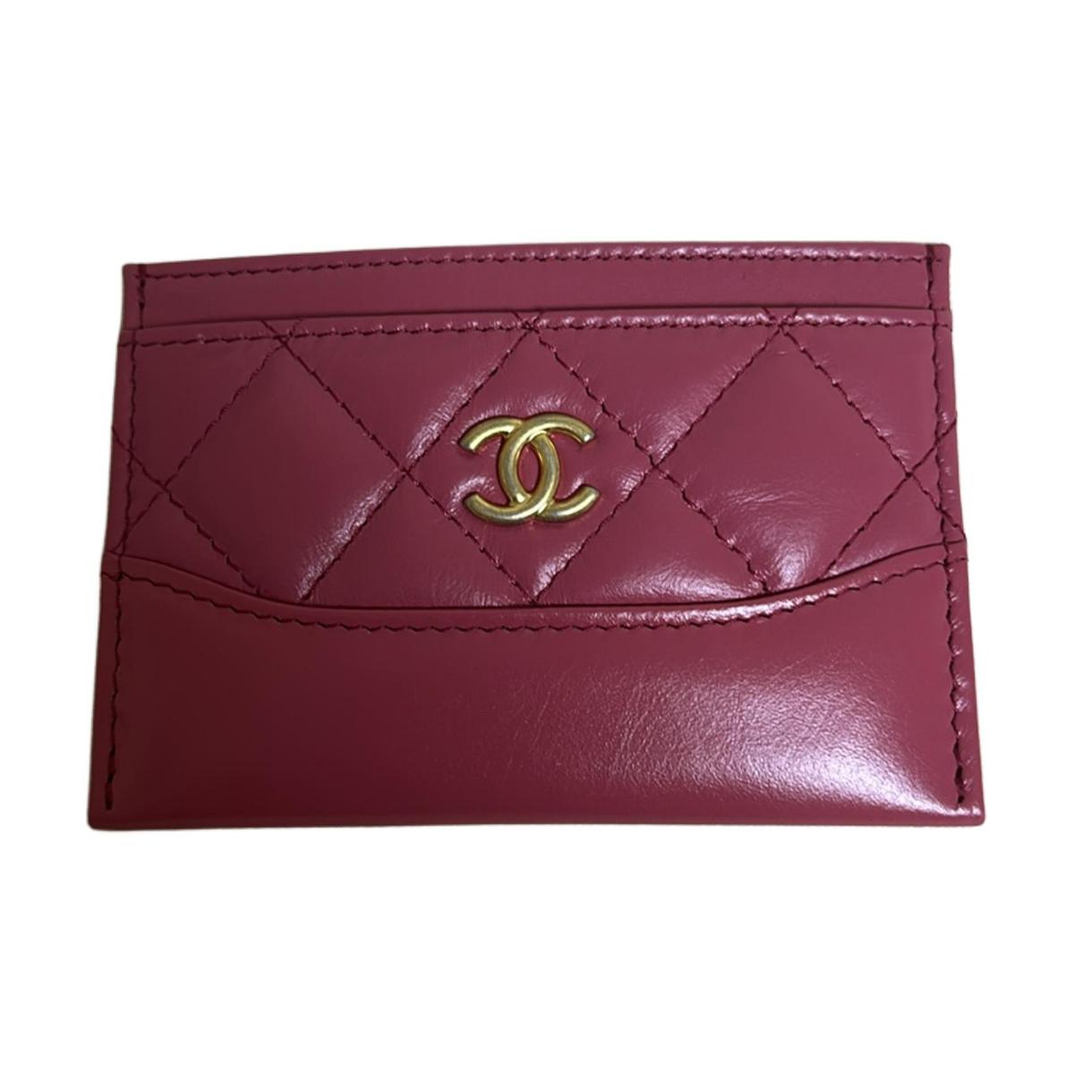 https://d2cva83hdk3bwc.cloudfront.net/A84386-Y61477-N5328-chanel-calfskin-card-sleeve-card-holder-women-s-pink-1.jpg