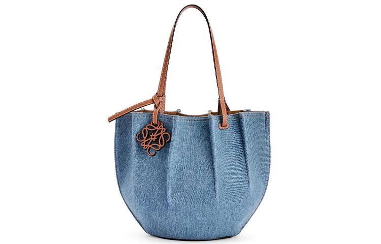 https://d2cva83hdk3bwc.cloudfront.net/A884T49X03-8385-loewe-shoulder-bags-1.jpg