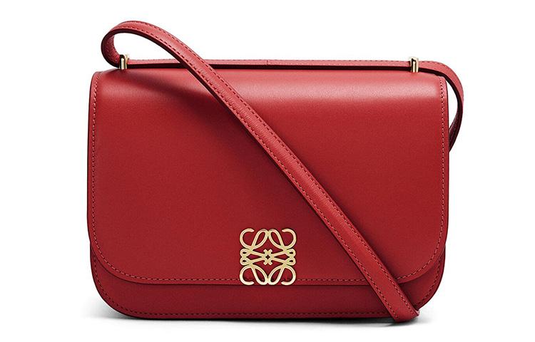 https://d2cva83hdk3bwc.cloudfront.net/A896N09X01-7276-loewe-goya-silk-calfskin-one-shoulder-crossbody-clutches-small-size-women-s-red-1.jpg