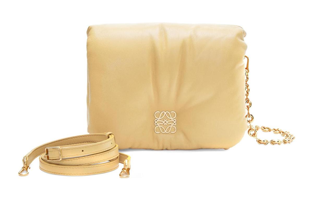 https://d2cva83hdk3bwc.cloudfront.net/A896P41X23-8020-loewe-shoulder-bags-1.jpg
