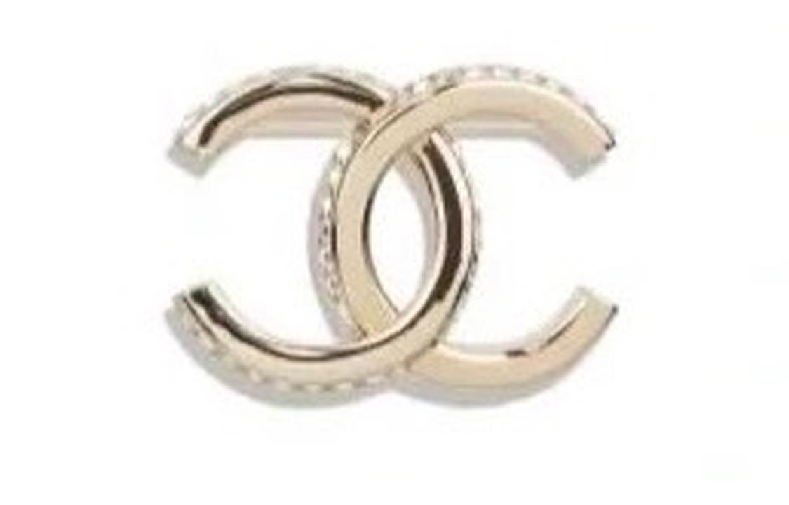 Chanel Brooches Women's Gold