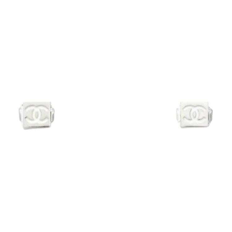 https://d2cva83hdk3bwc.cloudfront.net/AB-25C-071-chanel-stud-earrings-women-s-silver-1.jpg