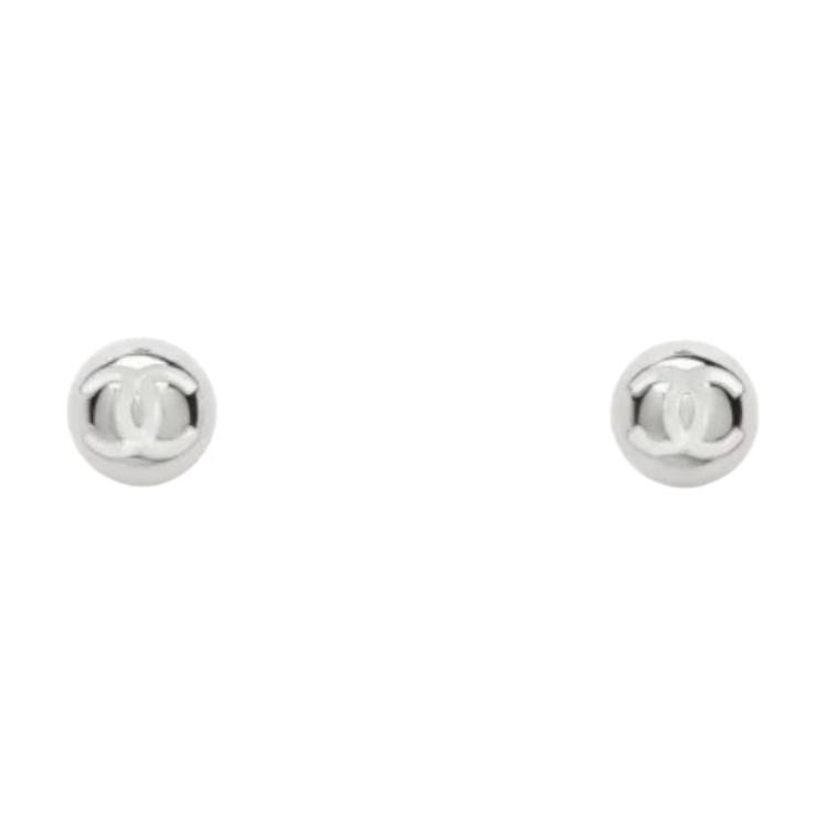 https://d2cva83hdk3bwc.cloudfront.net/AB-25C-072-chanel-stud-earrings-women-s-silver-1.jpg