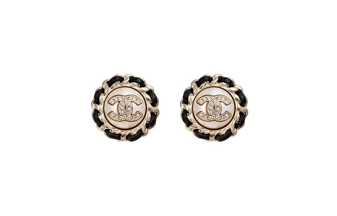 https://d2cva83hdk3bwc.cloudfront.net/AB4703-B06655-NF372-chanel-stud-earrings-women-s-gold-black-1.jpg