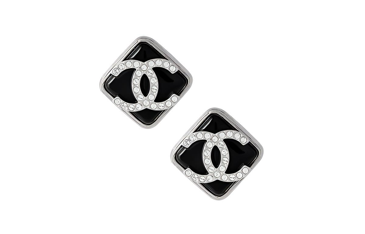 https://d2cva83hdk3bwc.cloudfront.net/AB8403-B08242-NI455-chanel-stud-earrings-women-s-silver-black-1.jpg