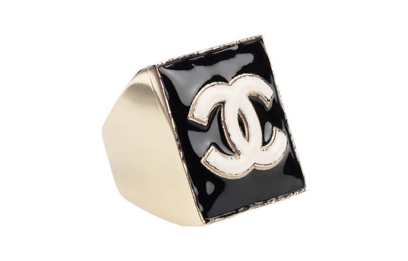 https://d2cva83hdk3bwc.cloudfront.net/AB8684-B08502-NI910-chanel-rings-women-s-black-1.jpg