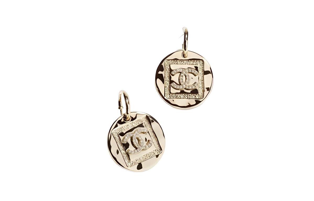 https://d2cva83hdk3bwc.cloudfront.net/ABA353-B10374-NM708-chanel-earrings-women-s-gold-1.jpg