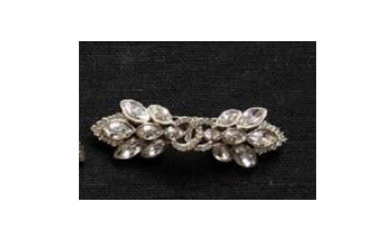 Chanel Brooches Women's Gold