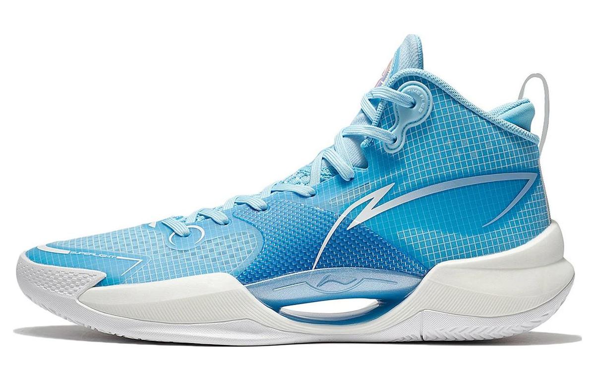 medium top basketball shoes