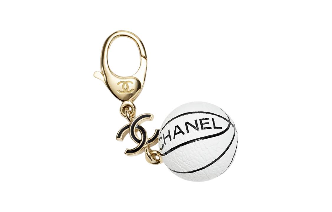 https://d2cva83hdk3bwc.cloudfront.net/ABC469-B15464-NU638-chanel-keychains-women-s-white-1.jpg