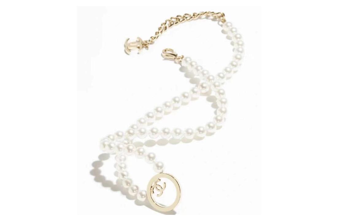 https://d2cva83hdk3bwc.cloudfront.net/ABC574-B15351-NU392-chanel-pearl-necklaces-women-s-white-1.jpg