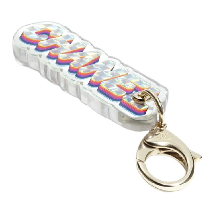 https://d2cva83hdk3bwc.cloudfront.net/ABC841B15474NU682-chanel-metal-resin-keychains-unisex-gold-1.jpg