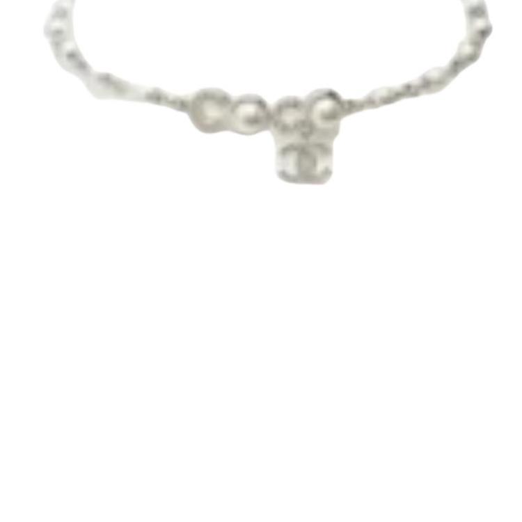 https://d2cva83hdk3bwc.cloudfront.net/ABF721%20B20572%20U0937-chanel-metal-necklaces-unisex-silver-1.jpg