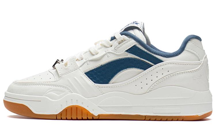 https://d2cva83hdk3bwc.cloudfront.net/AGCS251-9-lining-skateboard-shoes-men-low-top-mist-white-evergreen-1.jpg