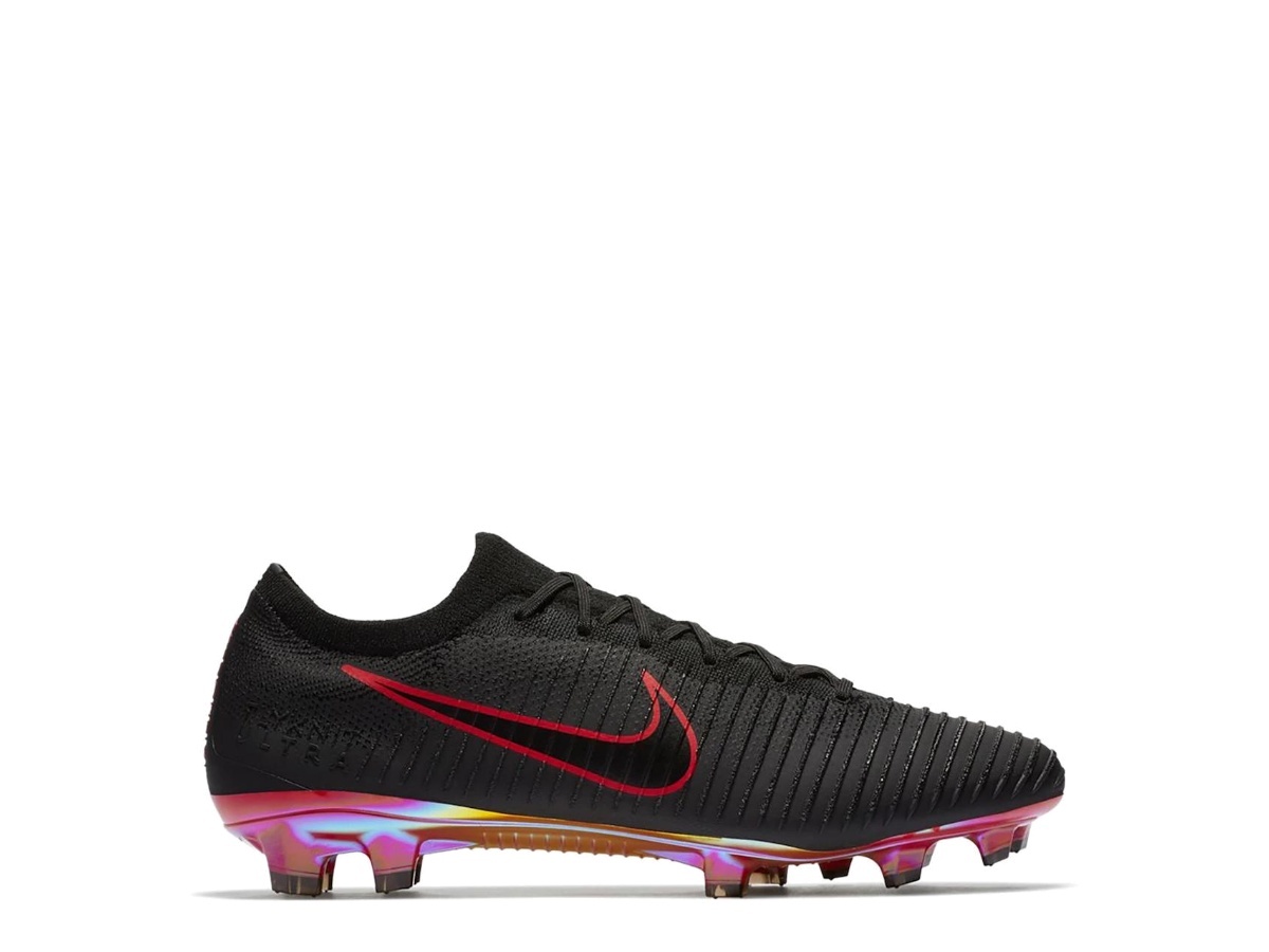 https://d2cva83hdk3bwc.cloudfront.net/AH5516-006-nike-mercurial-vapor-flyknit-ultra-fg-black-red-1.jpg