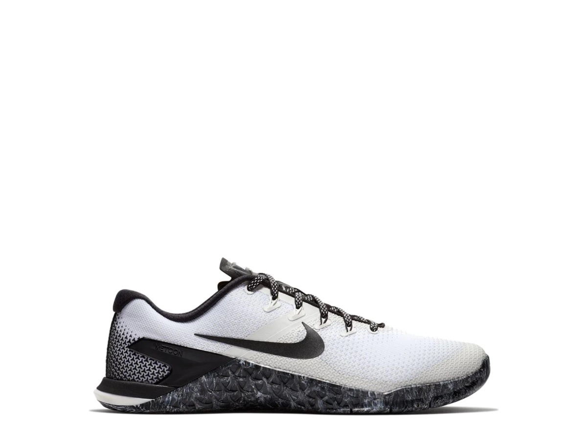 https://d2cva83hdk3bwc.cloudfront.net/AH7453-101-nike-metcon-4-white-black-1.jpg