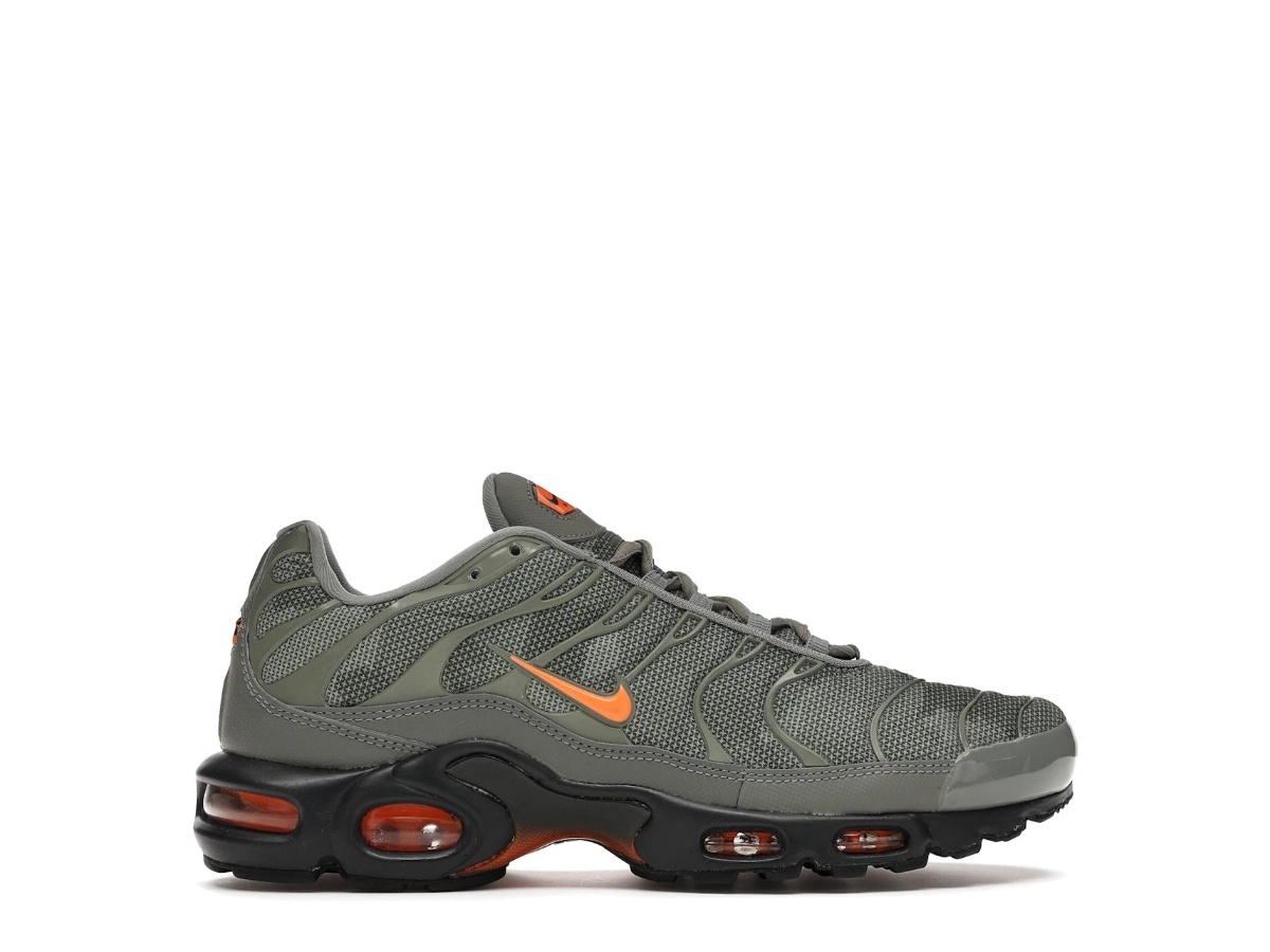 air max plus dark stucco