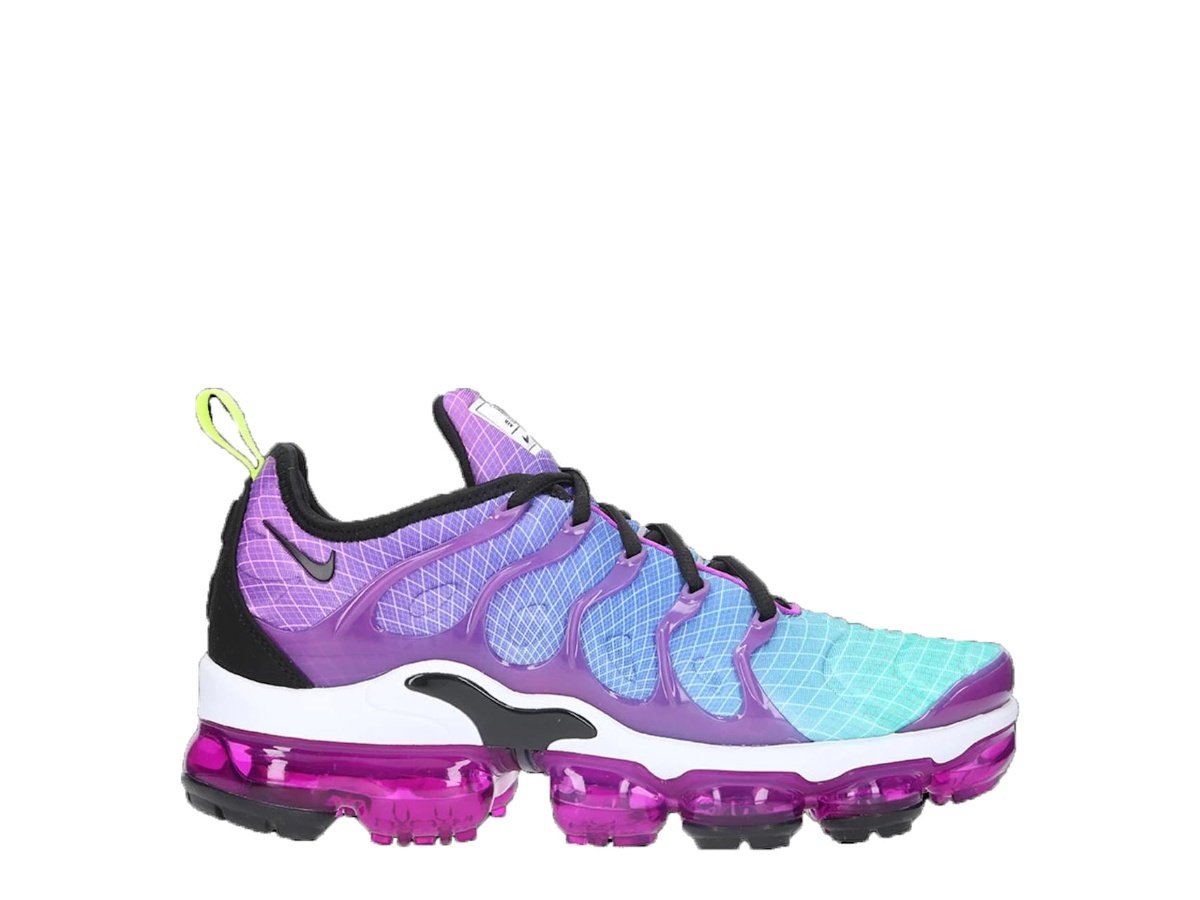 nike vapormax plus hyper violet