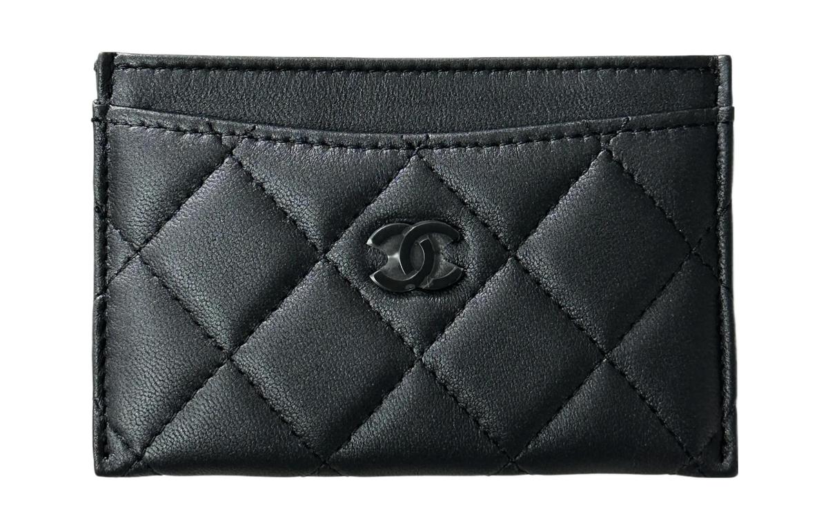 https://d2cva83hdk3bwc.cloudfront.net/AP0213-B13639-94305-chanel-calfskin-card-holder-women-s-black-1.jpg