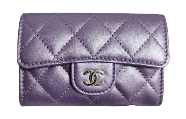 https://d2cva83hdk3bwc.cloudfront.net/AP0214-B10231-NN011-chanel-pearlescent-lambskin-card-holder-women-s-purple-1.jpg