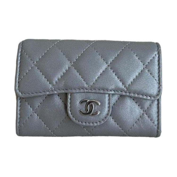 https://d2cva83hdk3bwc.cloudfront.net/AP0214-B10231-NN012-chanel-classic-card-holder-silver-ap0214-1.jpg