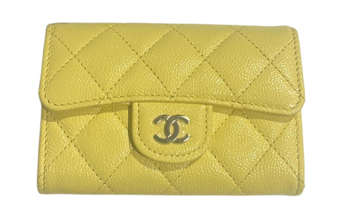https://d2cva83hdk3bwc.cloudfront.net/AP0214-B10583-NW779-chanel-grained-cow-leather-card-holder-women-s-milk-tea-beige-1.jpg