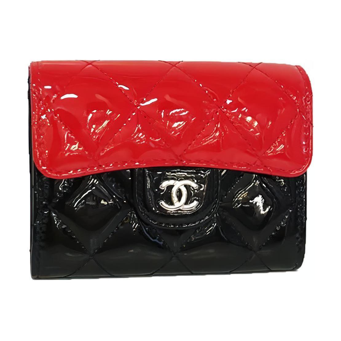 https://d2cva83hdk3bwc.cloudfront.net/AP0220-B01947-N4744-chanel-wallets-1.jpg