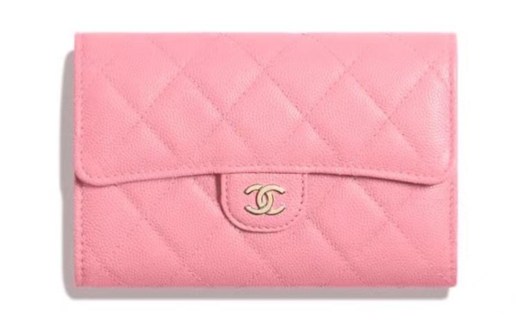 https://d2cva83hdk3bwc.cloudfront.net/AP0232-Y33352-NI683-chanel-classic-flap-cf-wallets-1.jpg