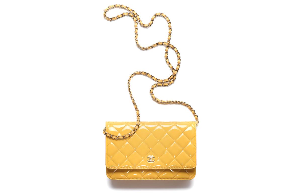 https://d2cva83hdk3bwc.cloudfront.net/AP0250-B02244-NO201-chanel-calfskin-patent-leather-shoulder-bag-crossbody-bag-wallet-women-s-yellow-1.jpg