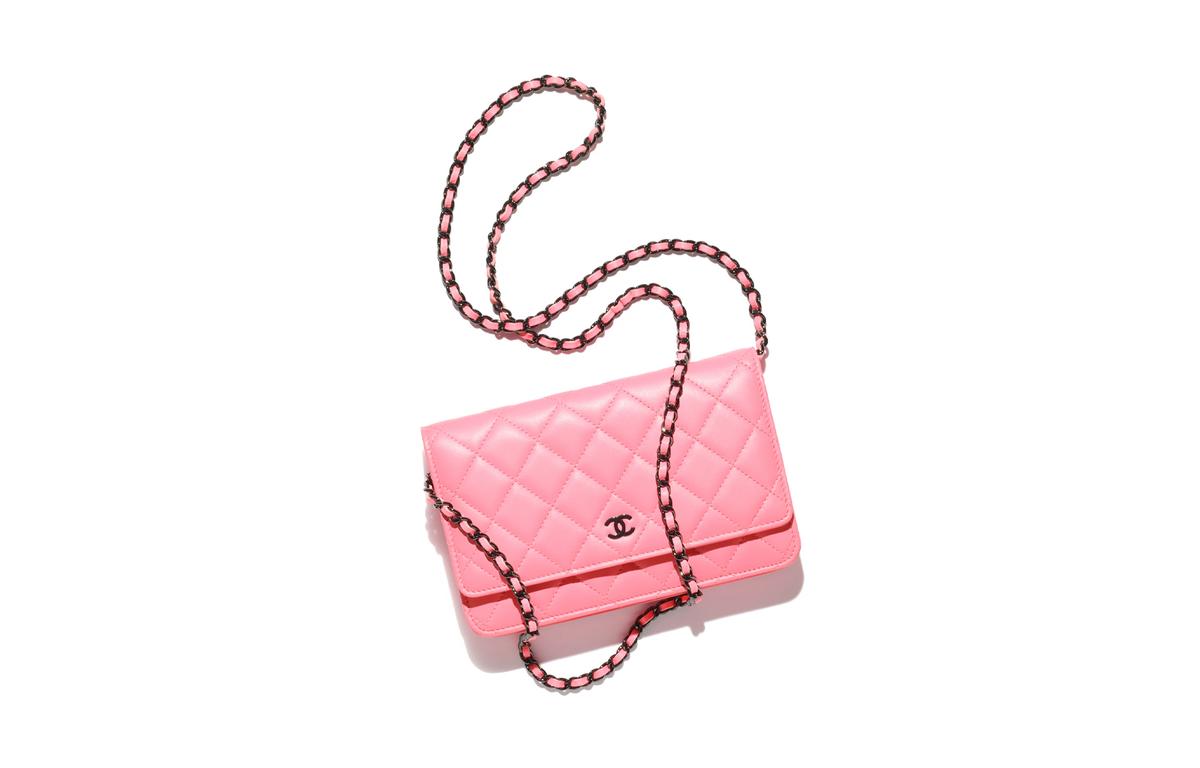 https://d2cva83hdk3bwc.cloudfront.net/AP0250-B06311-NS836-chanel-sheepskin-shoulder-bag-crossbody-bag-wallet-regular-women-s-coral-pink-1.jpg