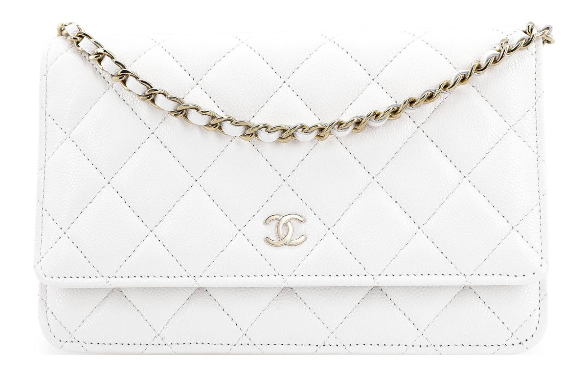 https://d2cva83hdk3bwc.cloudfront.net/AP0250-Y33352-10601-chanel-woc-crossbody-bags-1.jpg