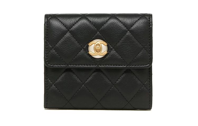 https://d2cva83hdk3bwc.cloudfront.net/AP0902-B01542-94305-chanel-wallets-1.jpg