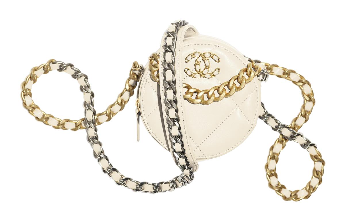 https://d2cva83hdk3bwc.cloudfront.net/AP0945-B04852-NA111-chanel-19bag-crossbody-bags-1.jpg