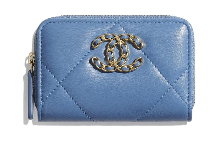 https://d2cva83hdk3bwc.cloudfront.net/AP0949-B04852-NB355-chanel-19bag-wallets-1.jpg