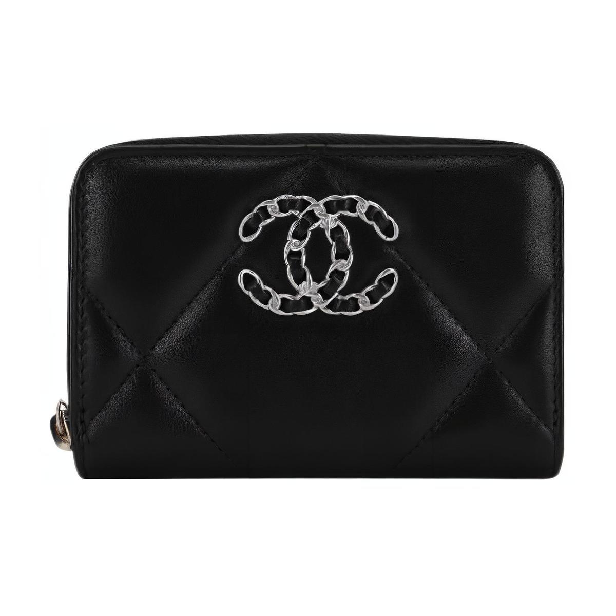 https://d2cva83hdk3bwc.cloudfront.net/AP0949-B07327-94305-chanel-lambskin-coin-purse-women-s-black-1.jpg