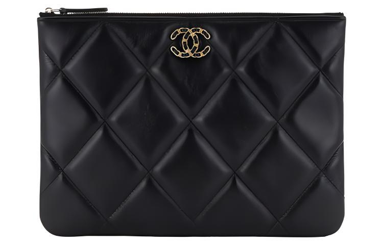 https://d2cva83hdk3bwc.cloudfront.net/AP0951-B04852-94305-chanel-lambskin-clutch-women-s-black-1.jpg