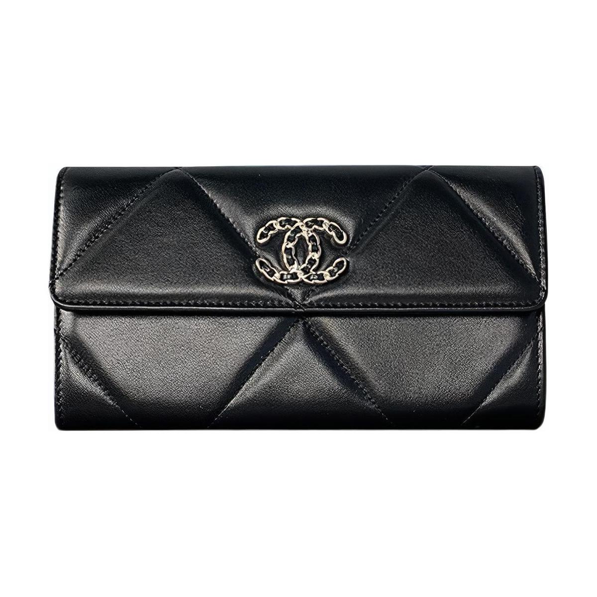 https://d2cva83hdk3bwc.cloudfront.net/AP0955-B07327-94305-chanel-19bag-lambskin-mouth-cover-card-holder-wallet-women-s-black-1.jpg