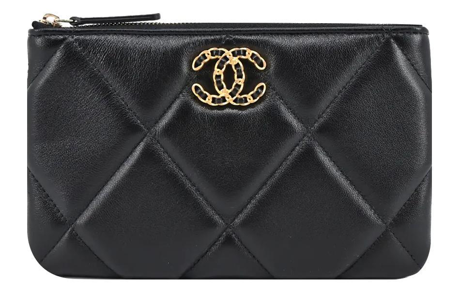 https://d2cva83hdk3bwc.cloudfront.net/AP1059-B04852-94305-chanel-lambskin-clutch-women-s-black-1.jpg