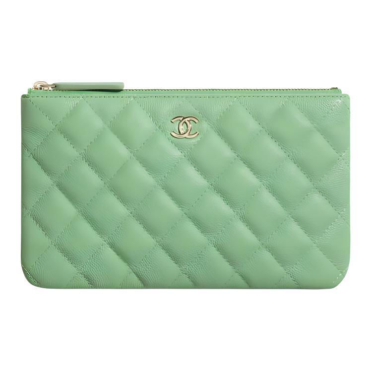 https://d2cva83hdk3bwc.cloudfront.net/AP1071-Y33352-NB359-chanel-clutches-1.jpg