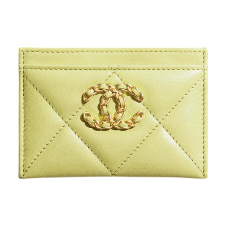 https://d2cva83hdk3bwc.cloudfront.net/AP1167-B04852-NK291-chanel-19bag-lambskin-card-sleeve-card-holder-women-s-green-1.jpg