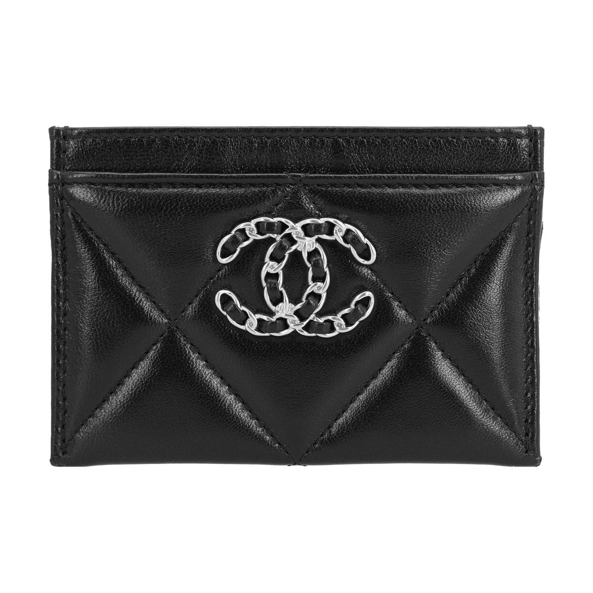 https://d2cva83hdk3bwc.cloudfront.net/AP1167-B07327-94305-chanel-card-holders-1.jpg