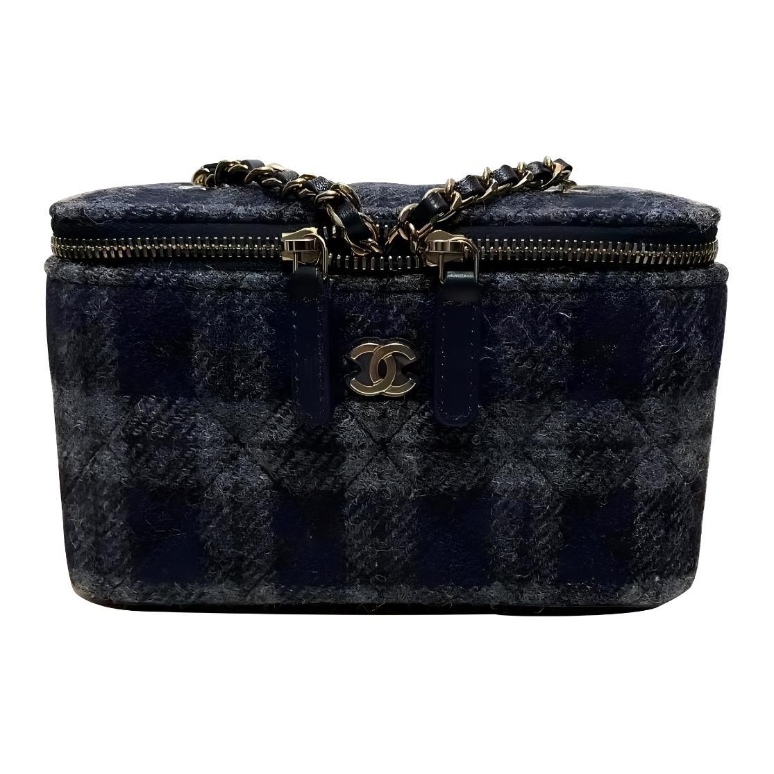 https://d2cva83hdk3bwc.cloudfront.net/AP1341-B09484-NJ912-chanel-22k-autumn-and-winter-crossbody-bags-1.jpg