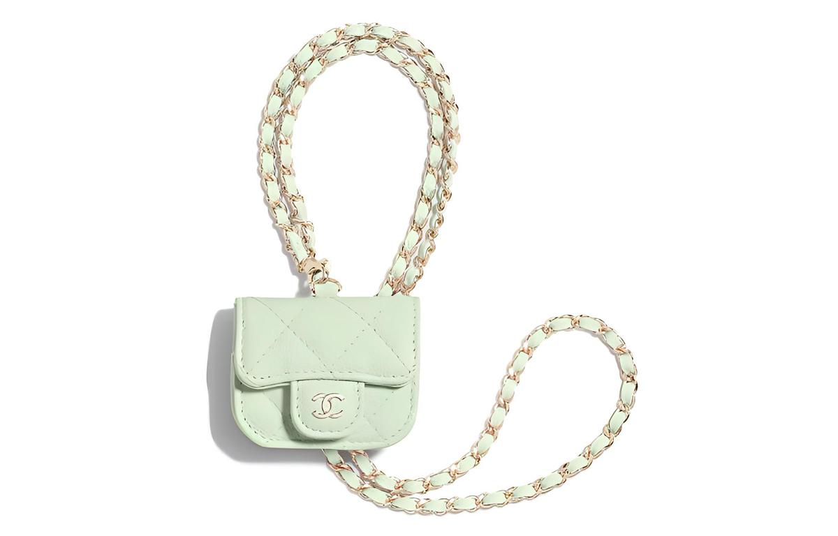 https://d2cva83hdk3bwc.cloudfront.net/AP1739-Y33352-NG118-chanel-earphone-cases-1.jpg