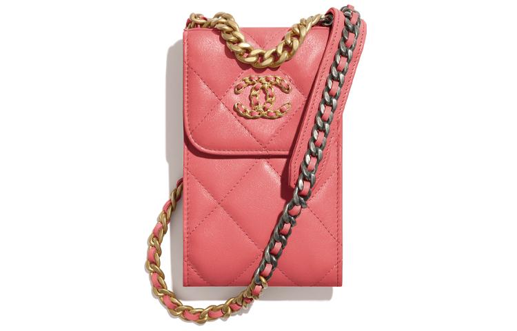 https://d2cva83hdk3bwc.cloudfront.net/AP1773-B04852-NA106-chanel-cellphone-pouches-1.jpg