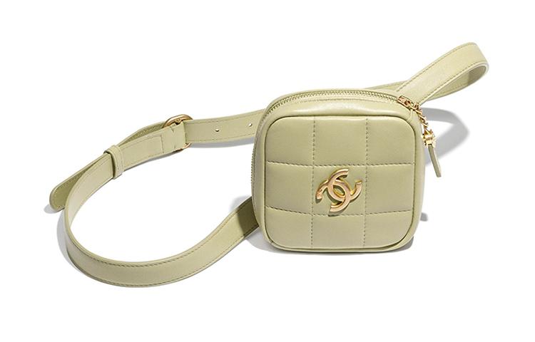 https://d2cva83hdk3bwc.cloudfront.net/AP1863-B04391-N9315-chanel-coin-purses-1.jpg