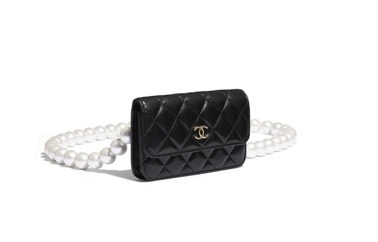 https://d2cva83hdk3bwc.cloudfront.net/AP1898-B04327-94305-chanel-sheepskin-shoulder-bag-women-s-black-1.jpg