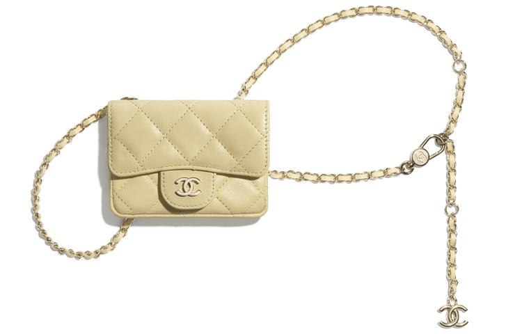 https://d2cva83hdk3bwc.cloudfront.net/AP1952-Y04059-NA105-chanel-fanny-packs-1.jpg