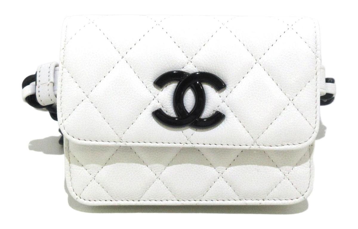 https://d2cva83hdk3bwc.cloudfront.net/AP1955-B04836-C0200-chanel-fanny-packs-1.jpg