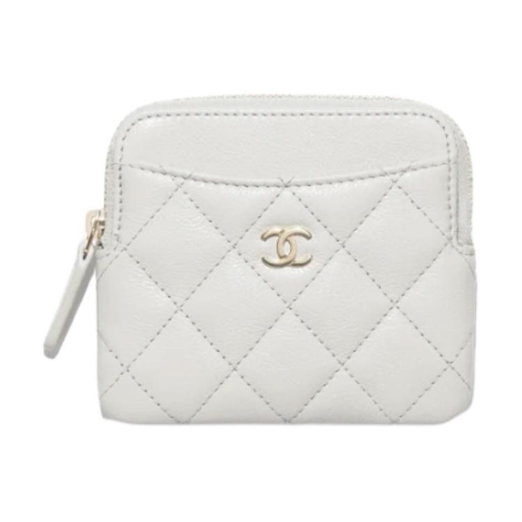 https://d2cva83hdk3bwc.cloudfront.net/AP2061-B10583-NAAUH-chanel-shiny-calfskin-coin-purse-women-s-white-1.jpg